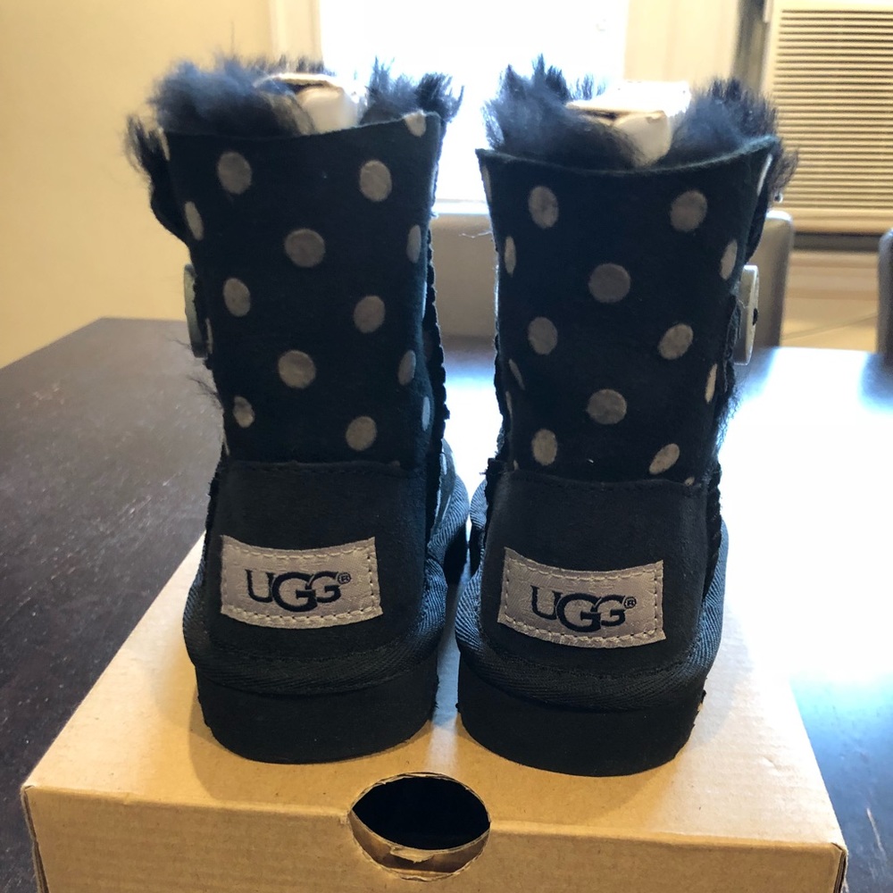 Stunning new toddler UGG boots size 6